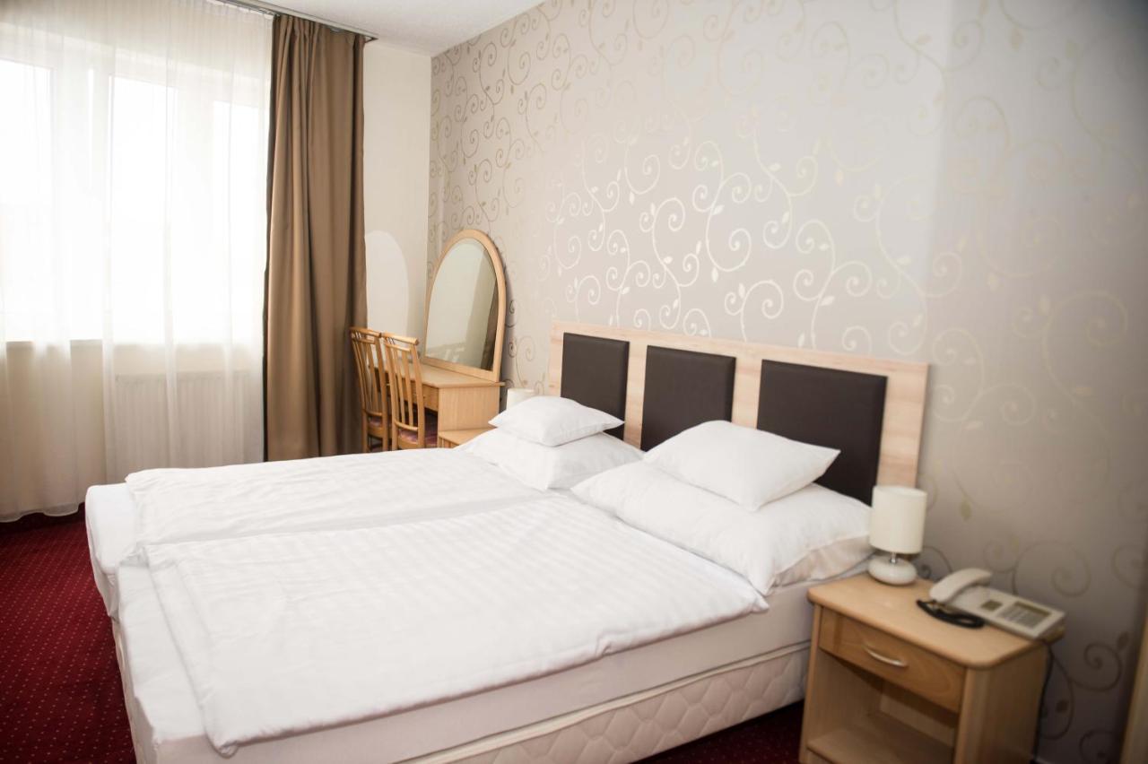 Hozam Wellness Es Apartman Bed & Breakfast Szolnok Exterior photo